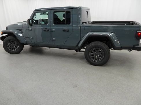 New 2026 Jeep Gladiator Sport image 14