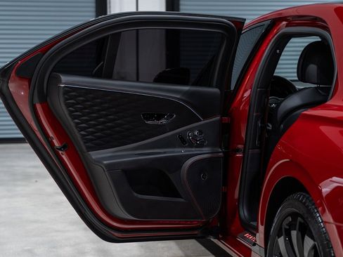 Used 2022 Bentley Flying Spur V8 image 31