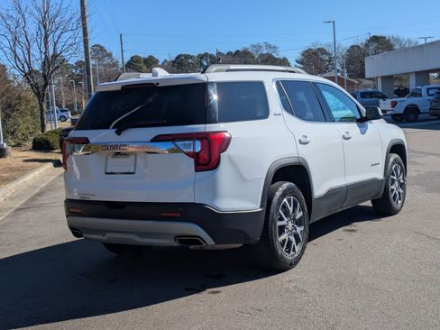 Used 2022 GMC Acadia SLE w/ Driver Convenience Package image 4