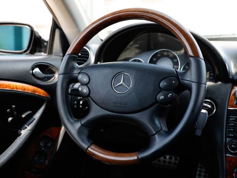 Used 2009 Mercedes-Benz CLK 350 Cabriolet image 24