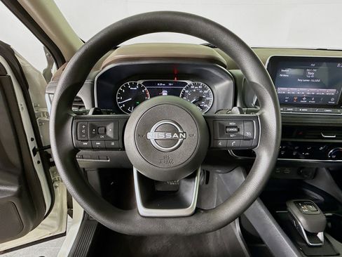 Used 2022 Nissan Rogue S FWD image 11