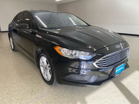 Used 2018 Ford Fusion SE image 4