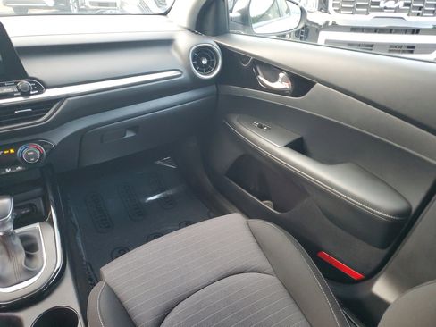 Used 2019 Kia Forte S w/ S Premium Package FWD image 16