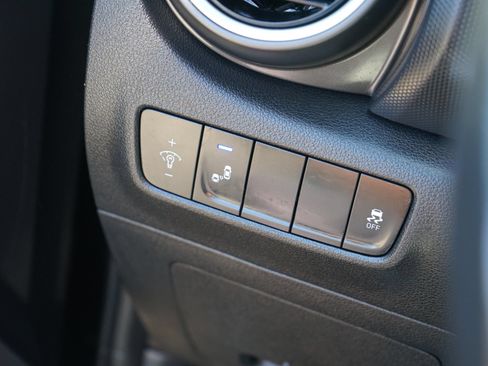 Used 2018 Hyundai Kona SEL AWD/4WD image 11