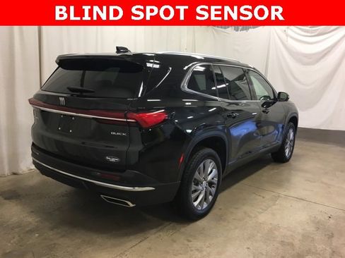 Used 2025 Buick Enclave Preferred image 4