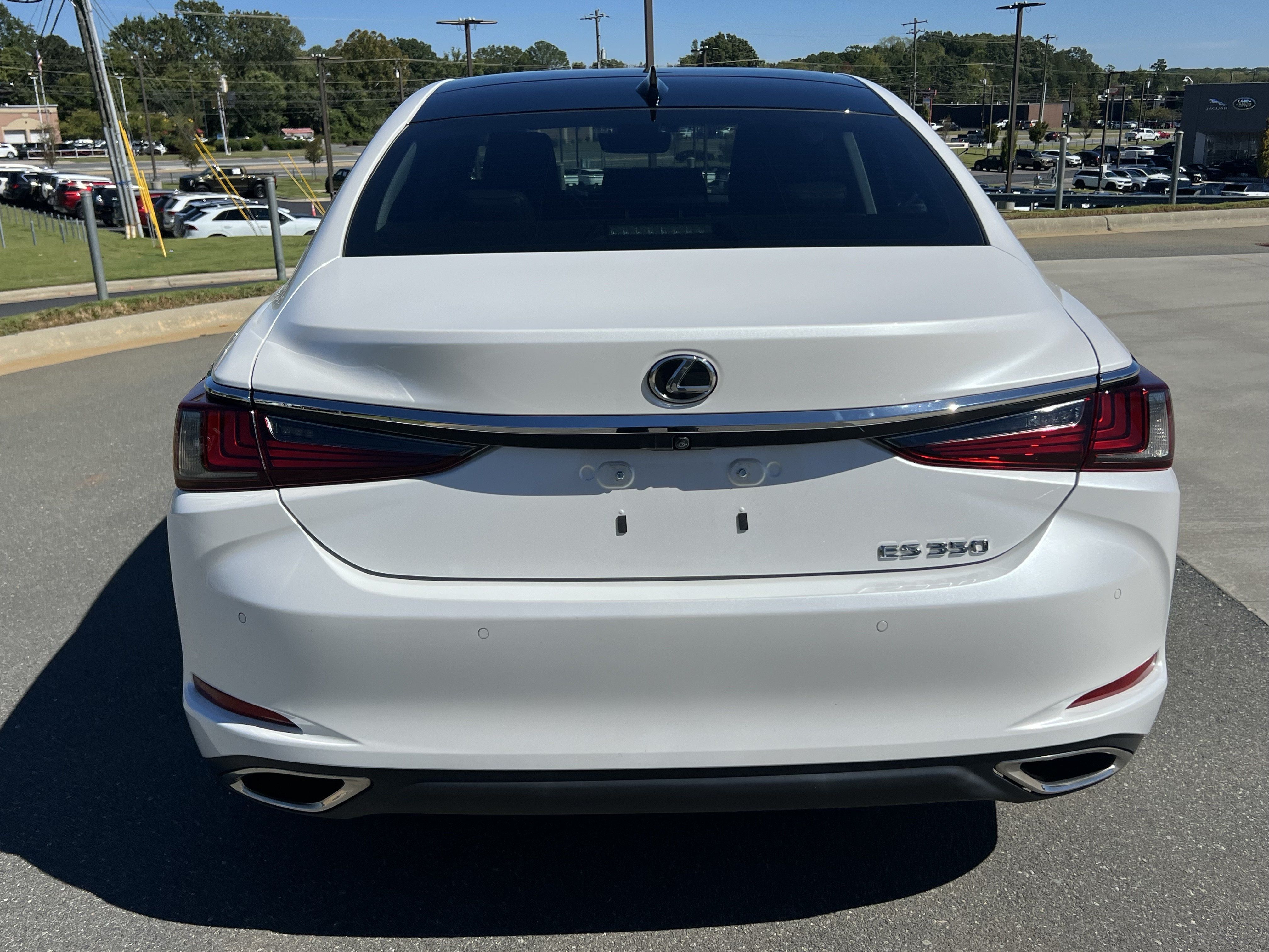 Used 2024 Lexus ES 350 w/ Premium Package FWD image 8