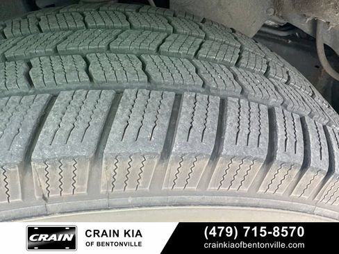Used 2018 Toyota Sequoia SR5 AWD/4WD image 9