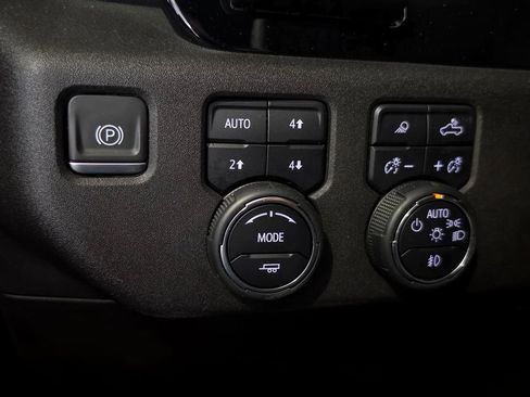 Used 2024 Chevrolet Silverado 2500 High Country w/ High Country Premium Package AWD/4WD image 33