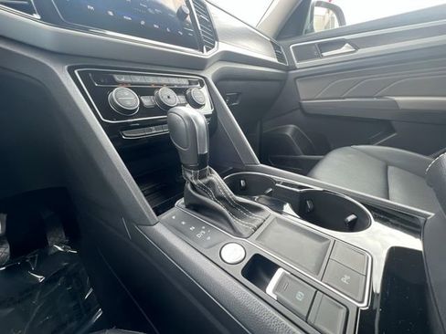 Certified 2023 Volkswagen Atlas SE image 19