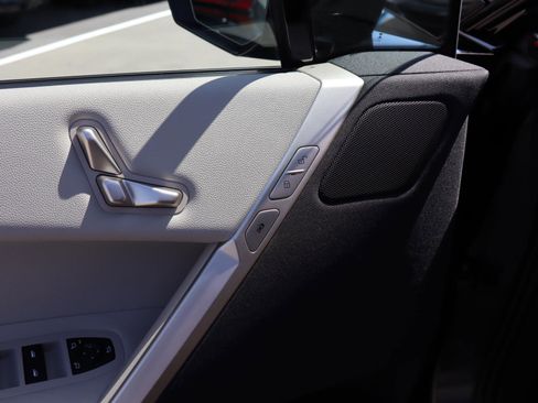 Used 2025 BMW iX xDrive50 image 15