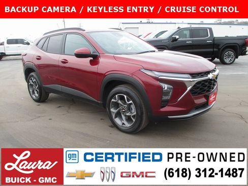 Certified 2025 Chevrolet Trax LT image 1