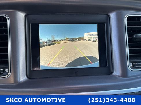 Used 2020 Dodge Charger SXT image 17