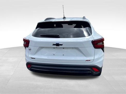 Used 2025 Chevrolet Trax RS w/ Driver Confidence Package FWD image 4
