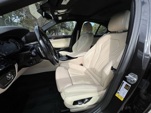 Used 2019 BMW 530i w/ Convenience Package image 29