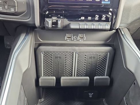 New 2026 RAM 2500 Laramie w/ Night Edition AWD/4WD image 25