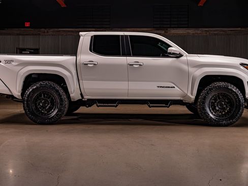 Used 2026 Toyota Tacoma TRD Sport image 11