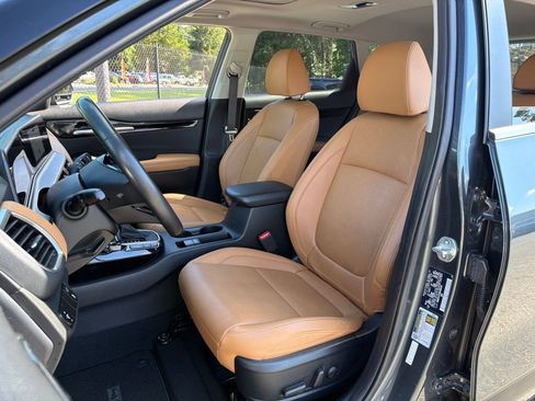 Certified 2024 Kia Seltos SX w/ SX Sunroof Package AWD/4WD image 18