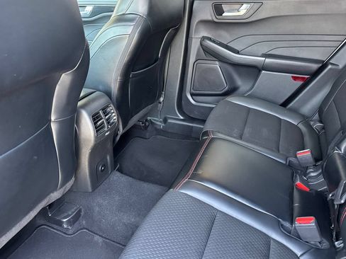 Used 2025 Ford Escape ST-Line FWD image 13