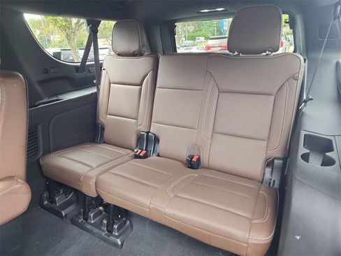 Used 2021 Chevrolet Suburban High Country w/ Premium Package image 38