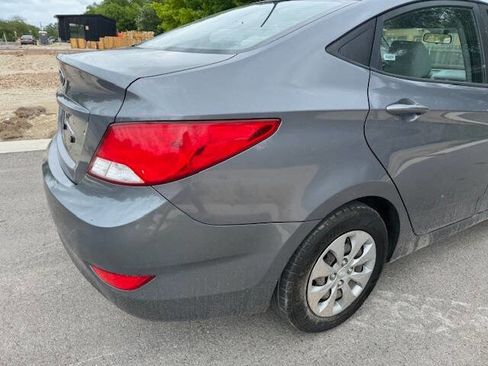 Used 2017 Hyundai Accent SE FWD image 9