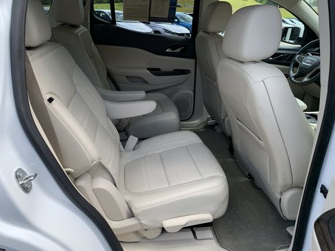 Used 2023 GMC Acadia Denali AWD/4WD image 44