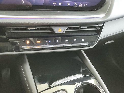 Used 2025 Buick Envision Preferred AWD/4WD image 34