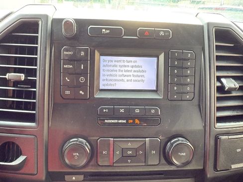 Used 2018 Ford F150 XL w/ Equipment Group 101A Mid image 17