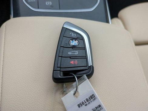 New 2025 BMW 330i Sedan w/ Premium Package RWD image 29