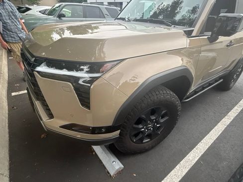 Used 2024 Lexus GX 550 AWD/4WD image 1