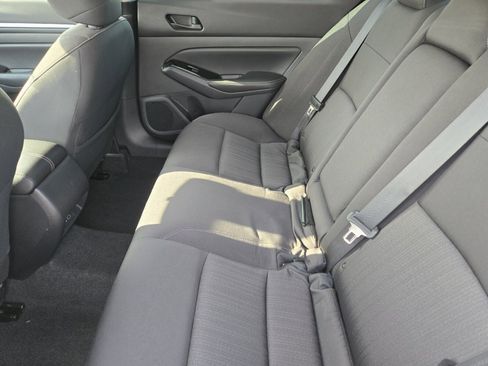 Used 2023 Nissan Altima 2.5 SV image 10