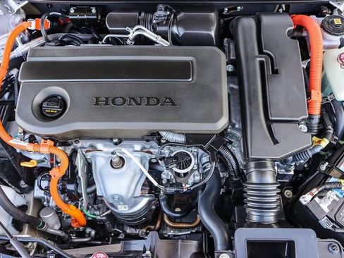 Used 2025 Honda Accord Sport image 30