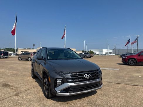 Used 2025 Hyundai Tucson SEL FWD image 2