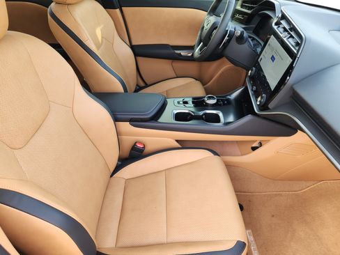 Used 2024 Lexus RZ 300e Premium image 18