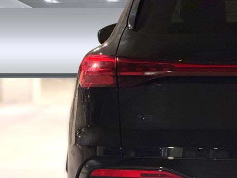 Certified 2025 Audi Q5 Premium w/ Convenience Package image 13