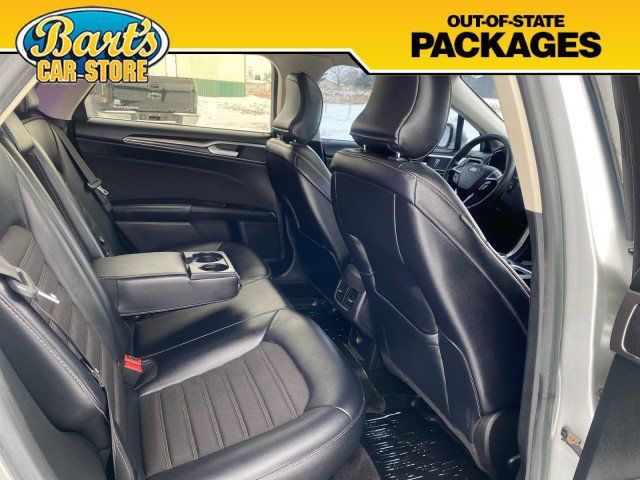 Used 2017 Ford Fusion SE w/ Equipment Group 201A FWD image 10