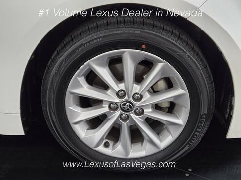 Used 2021 Toyota Corolla LE w/ LE Convenience Package FWD image 9