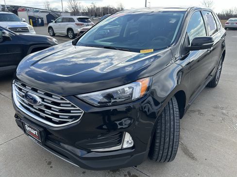 Used 2024 Ford Edge Titanium image 3
