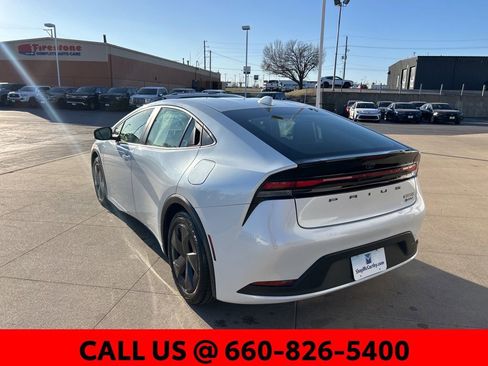 Used 2024 Toyota Prius LE image 8