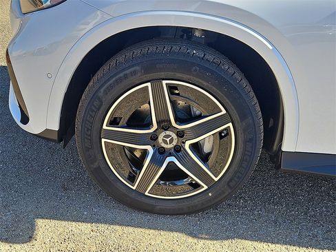 Certified 2026 Mercedes-Benz GLC 300 4MATIC image 13