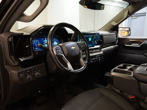 Used 2024 Chevrolet Silverado 1500 LT w/ Convenience Package II image 6