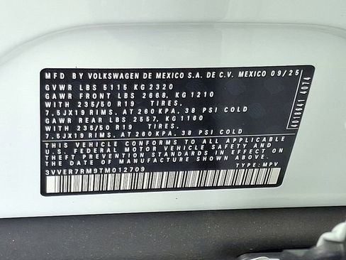 New 2026 Volkswagen Tiguan SE image 10