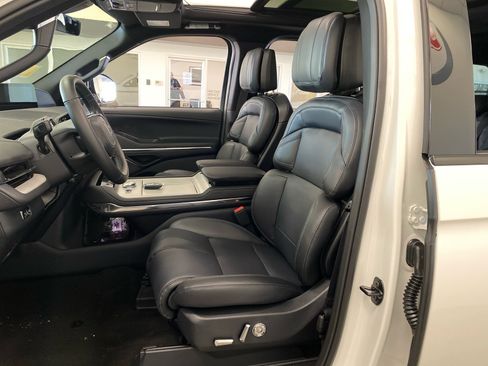 New 2026 Lincoln Navigator Reserve w/ Jet Appearance Package image 19