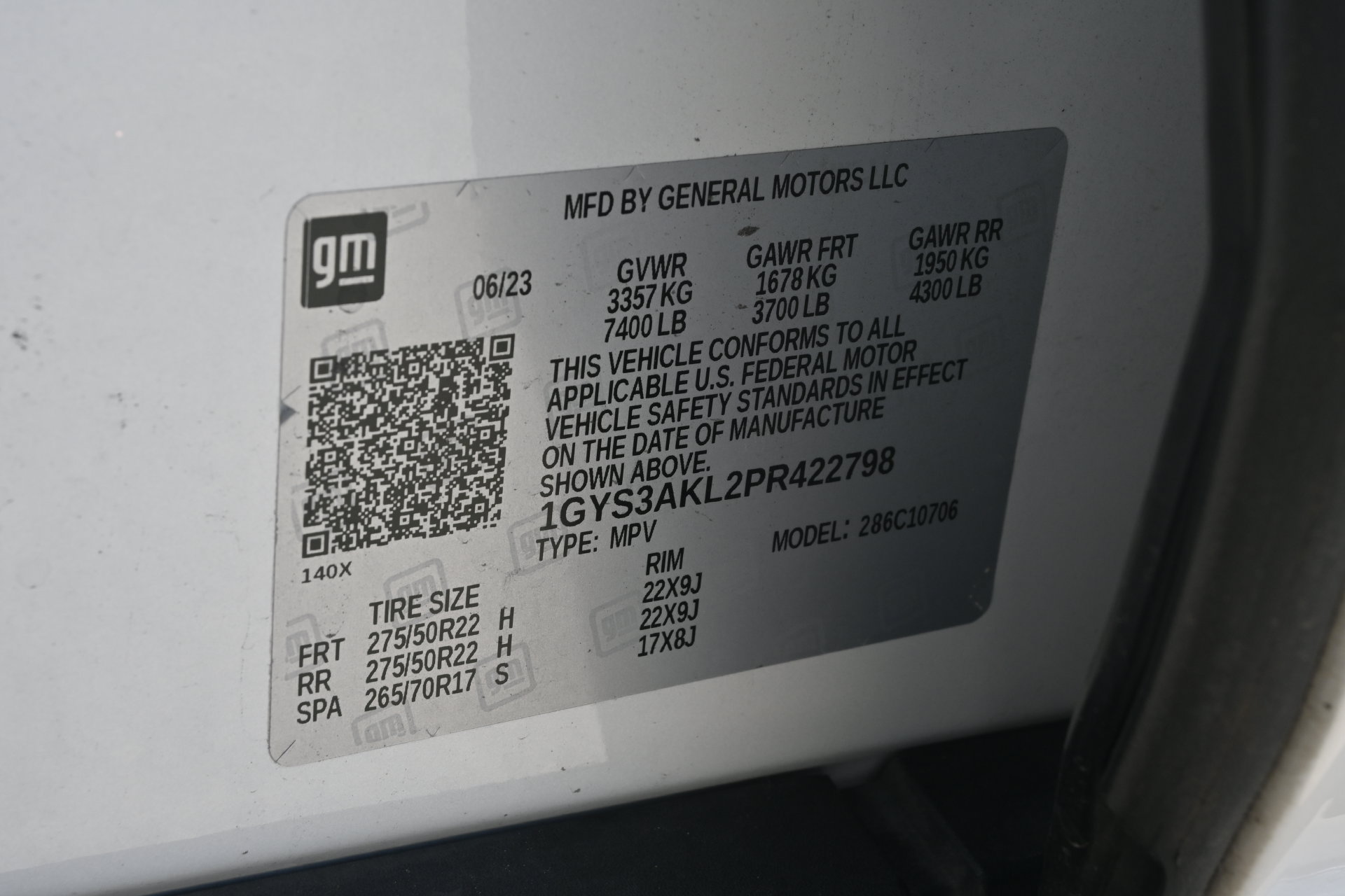 Used 2023 Cadillac Escalade Luxury w/ LPO, Floor Liner Package RWD image 30