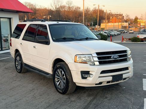 Used 2015 Ford Expedition XLT w/ Equipment Group 201A image 8