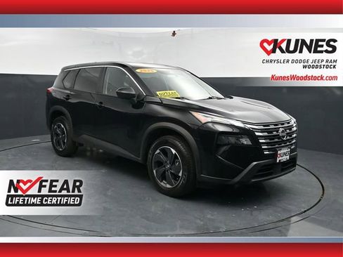 Used 2025 Nissan Rogue SV AWD/4WD image 1