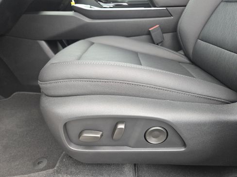 New 2026 Chevrolet Equinox LT w/ Convenience Package II FWD image 17