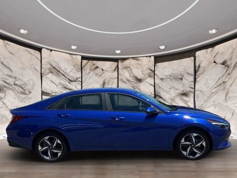 Used 2024 Hyundai Elantra Limited FWD image 4
