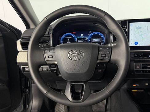 Used 2026 Toyota Camry XLE FWD image 15