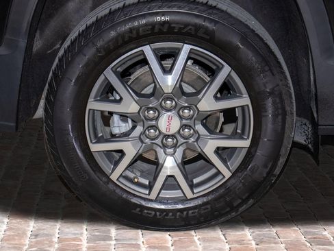 Used 2023 GMC Acadia SLE image 39