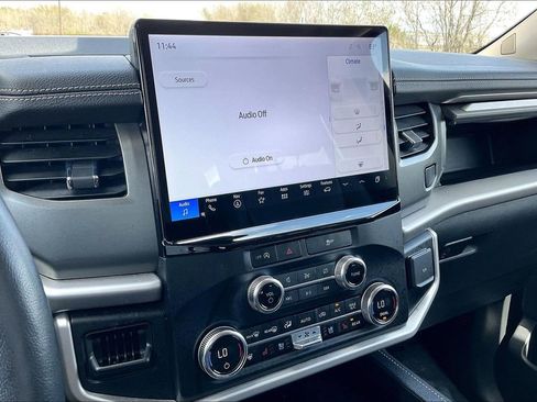 Used 2024 Ford Expedition XLT image 25